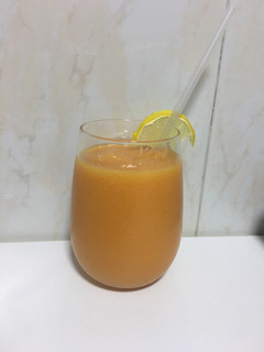 Una foto de Smoothie tropical