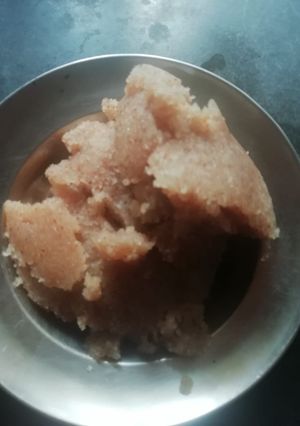 A picture of Suji halwa.