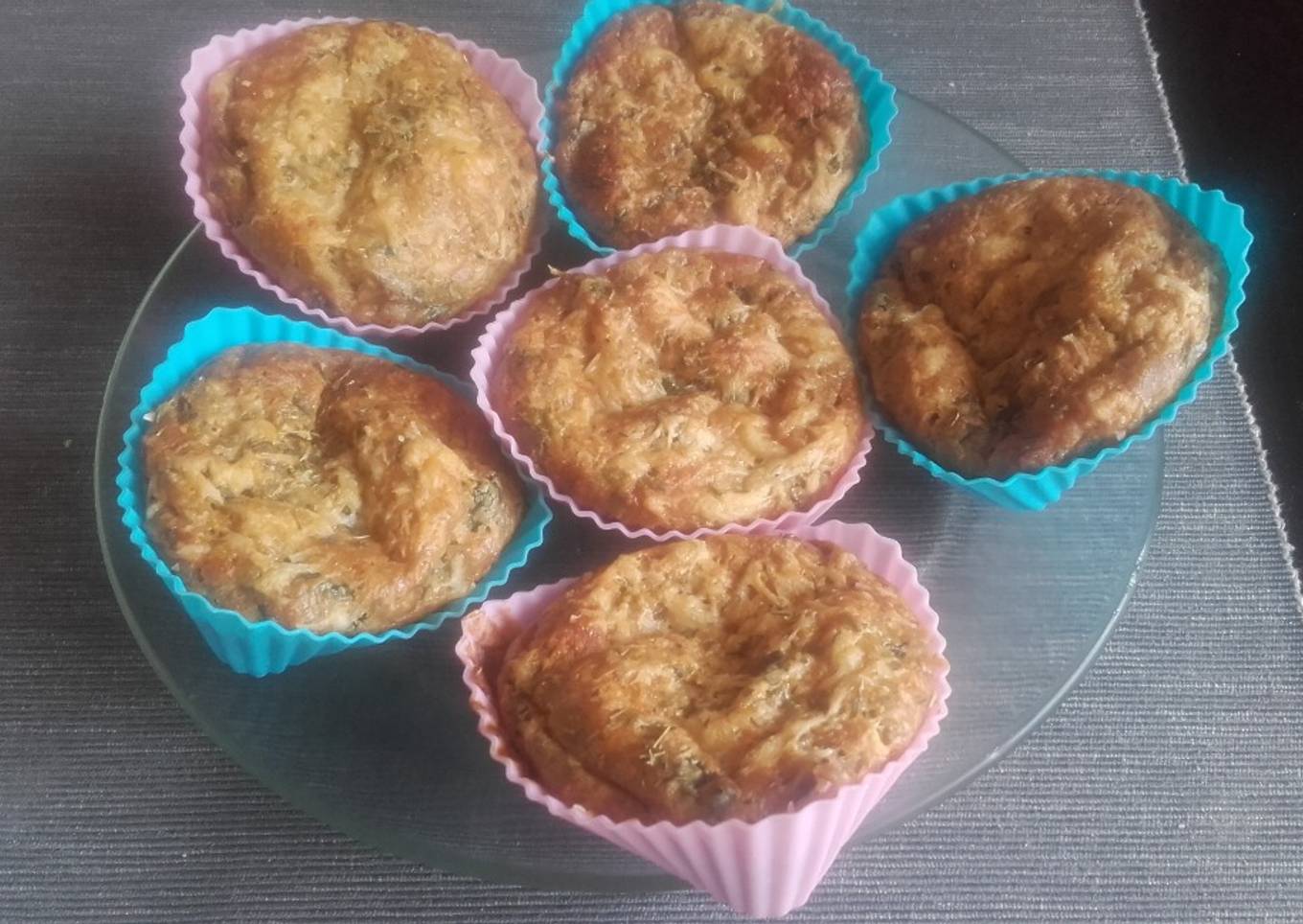 Magdalenas saladas, verduras y queso