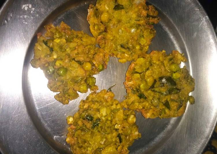 Green peas vada