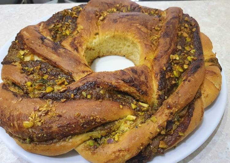 Torta angelica di mezzanotte alla crema di pistacchio (con lievito madre)