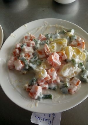 A picture of Russian salad.