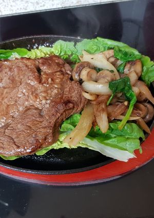 A picture of My Sizzling Steak in a BBQ whiskey Sauce. 🤗🤗.