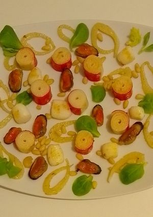 Фото Закуска з мідіями та іншими морепродуктами з фенхелем.