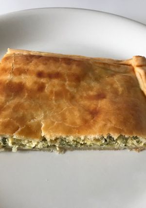 Una foto de Empanada de calabacín, queso y huevo