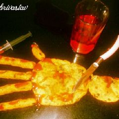 A picture of Bloody hand.