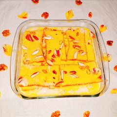 A picture of Hot rusk pudding.
