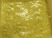 Una foto de guacamole con ajo