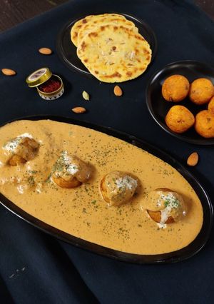 અવધિ કેસર કોફતા (Awadhi Kesar Kofta Recipe In Gujarati) રેસીપી મુખ્ય ફોટો