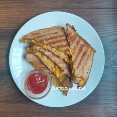 A picture of Tandoori mayo vegetable grilled Sandwich.