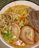 Delicious Bún Bò with Pork Trotters