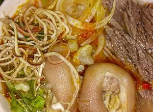 Hình của món Bún bò, giò heo ngon tuyệt.