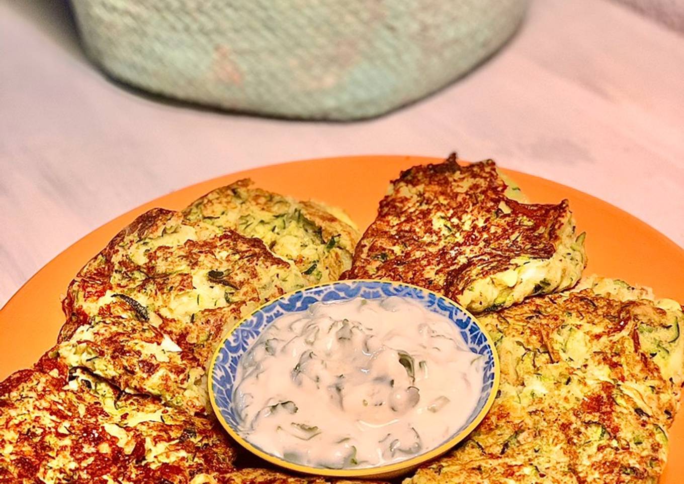 Tortitas de calabacín rellenas de mozarella