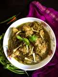 Hariyali Chicken (Green Chicken Curry)