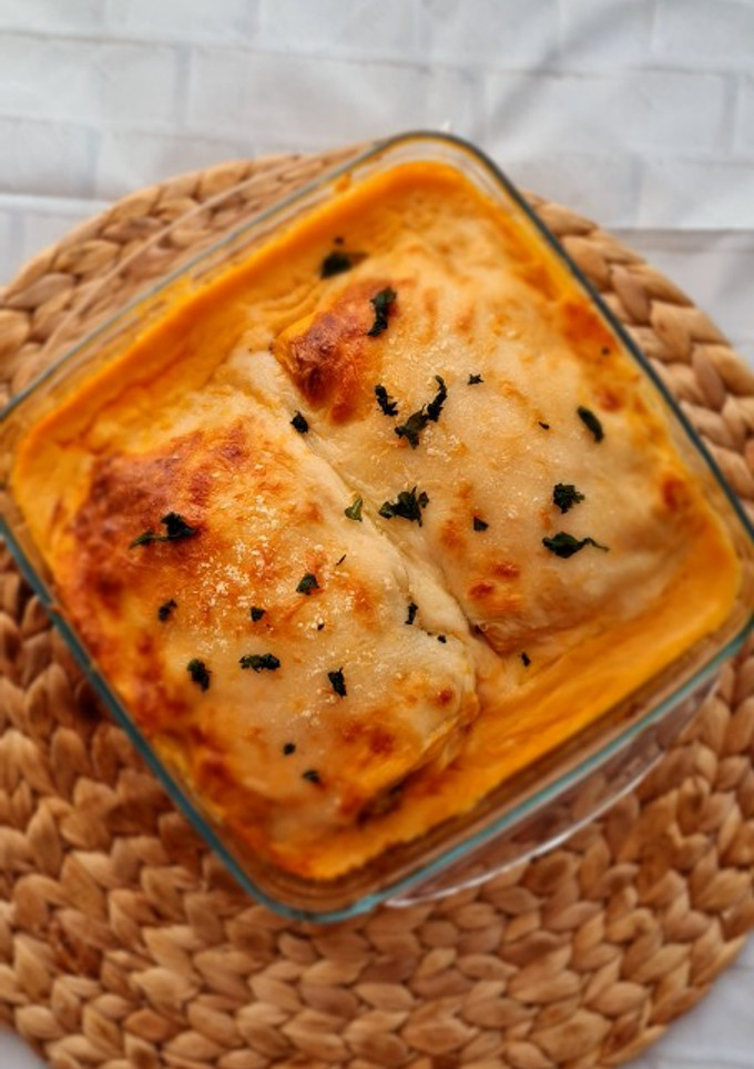 Una foto de Lasaña otoñal con rovellons, champiñones y bechamel de boniato