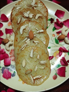रबड़ी मालपुआ (Rabdi Malpua recipe in Hindi) रेसिपी मुख्य फोटो