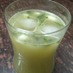 A picture of Raw mango and mint cooler.