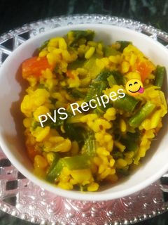 मुगाची डाळ घालून कांद्याची पात (moongachi dal ghalun kandyachi pat recipe in marathi) रेसिपी चे मुख्य फोटो