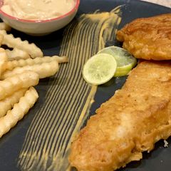 A picture of Traditional English fish and chips.