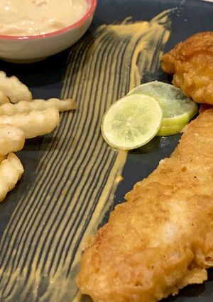 A picture of Traditional English fish and chips.