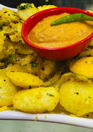 फ़्राइड मसाला इडली रेसिपी मुख्य फोटो