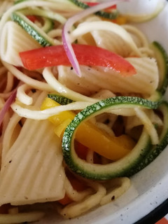 Una foto de Pasta colorida