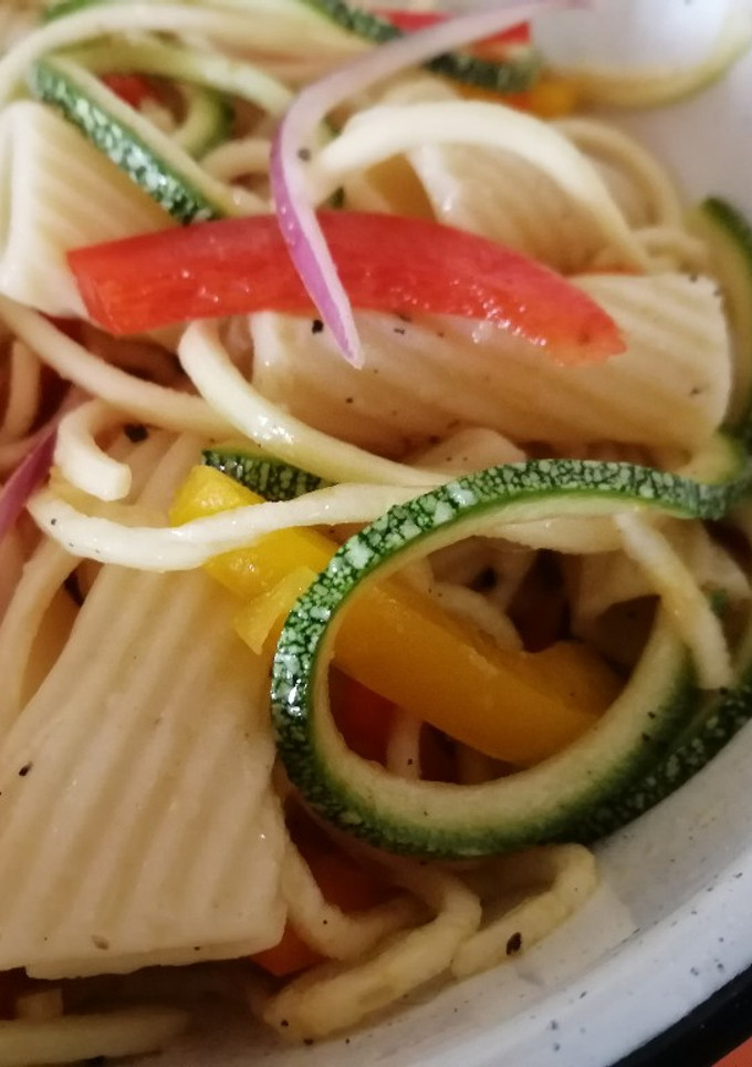 Una foto de Pasta colorida