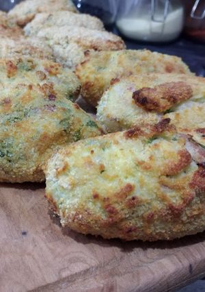Una foto de Croquetas de jamón y cebollín en freidora de aire