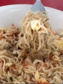 Una foto de Fideos al wok 🍜