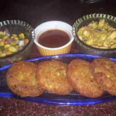 A picture of Aloo tikki.