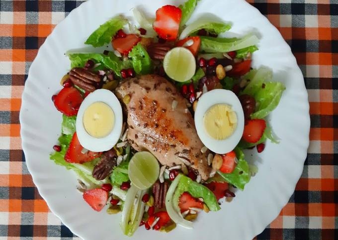 Poached Chicken and Egg Salad (A Healthy Salad option)