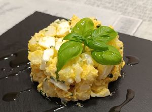 Foto di Insalata di pollo, patate e uova sode