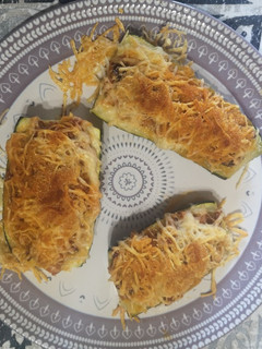Una foto de Calabacín relleno gratinado