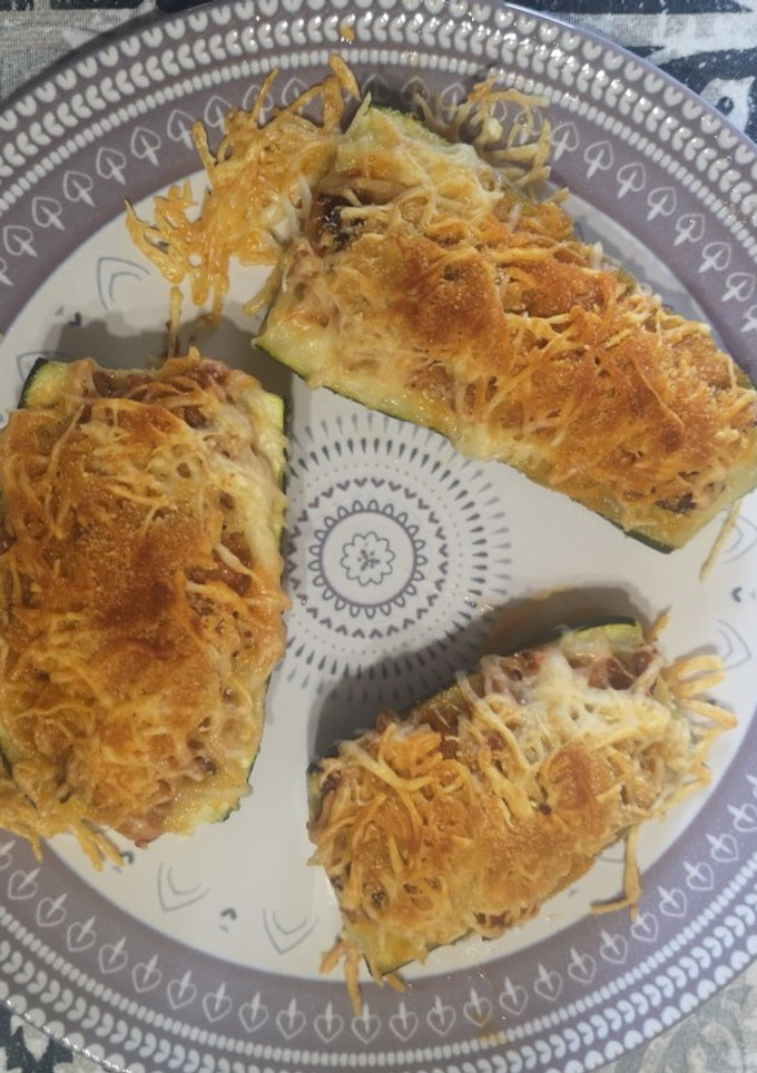 Una foto de Calabacín relleno gratinado
