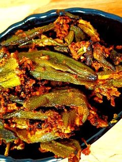 भरवा भिंडी (Bharwan bhindi recipe in hindi) रेसिपी मुख्य फोटो