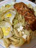 Ensalada de Lechuga con Salmón y Pasta