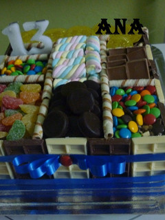 Una foto de Torta de golosinas para 13 años
