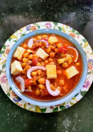 A picture of Paneer Chole Curry.