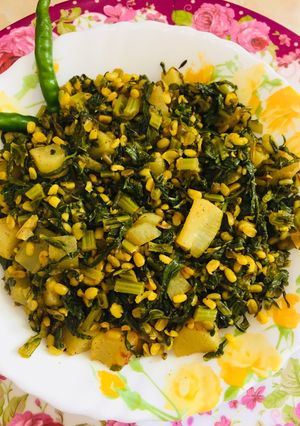 A picture of Moong dal muli Bhujiya.