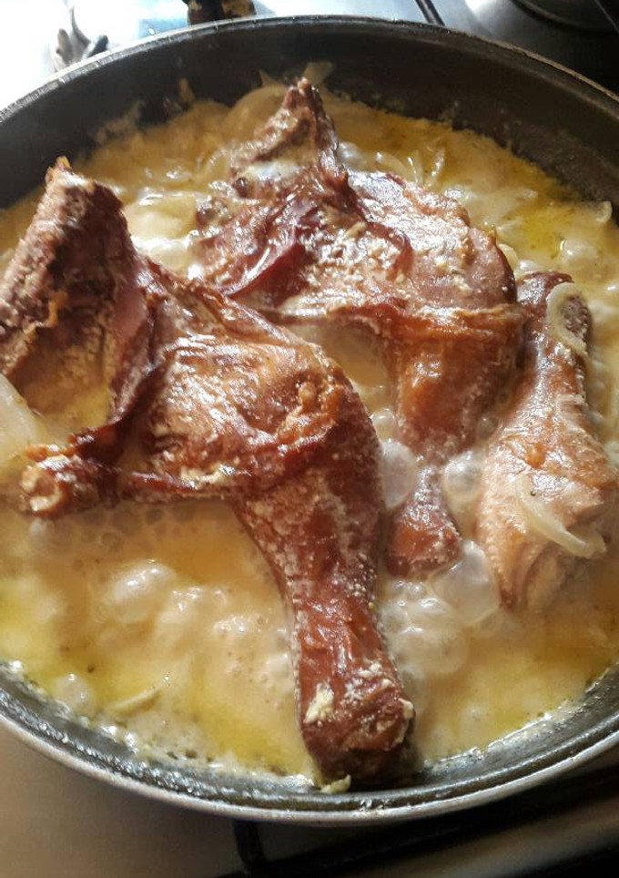 Una foto de Pollo ahumado en crema