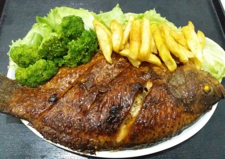 Ikan gurame bakar bumbu ketumbar