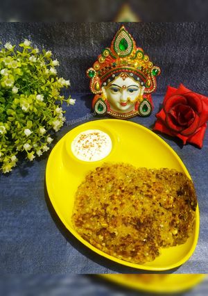A picture of Sabudana Thalipeeth.