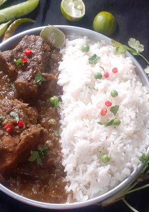 স্পিনাচ পিস ফিশকারি (spinach peas fish curry recipe in Bengali) রেসিপির প্রধান ছবি