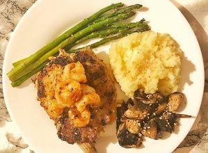 Una foto de Loin Chop Garlic & Rosemary