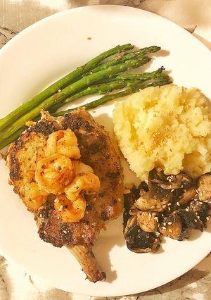 Una foto de Loin Chop Garlic & Rosemary
