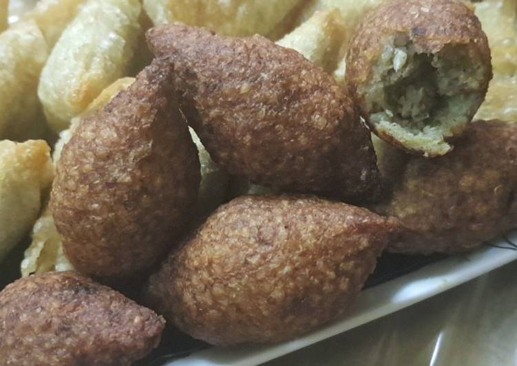 كبة مقلية بحشوة الدجاج