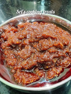 A picture of Homemade onion pickle.