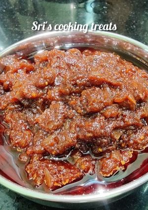 A picture of Homemade onion pickle.