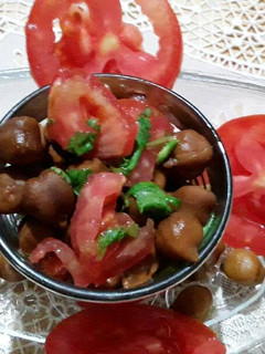 A picture of Black chana Salad.