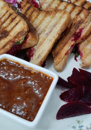 A picture of Beetroot sandwich.